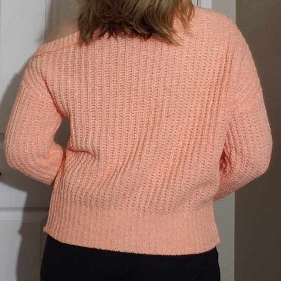 Soft off-shoulder sweater - Picture 2 of 3